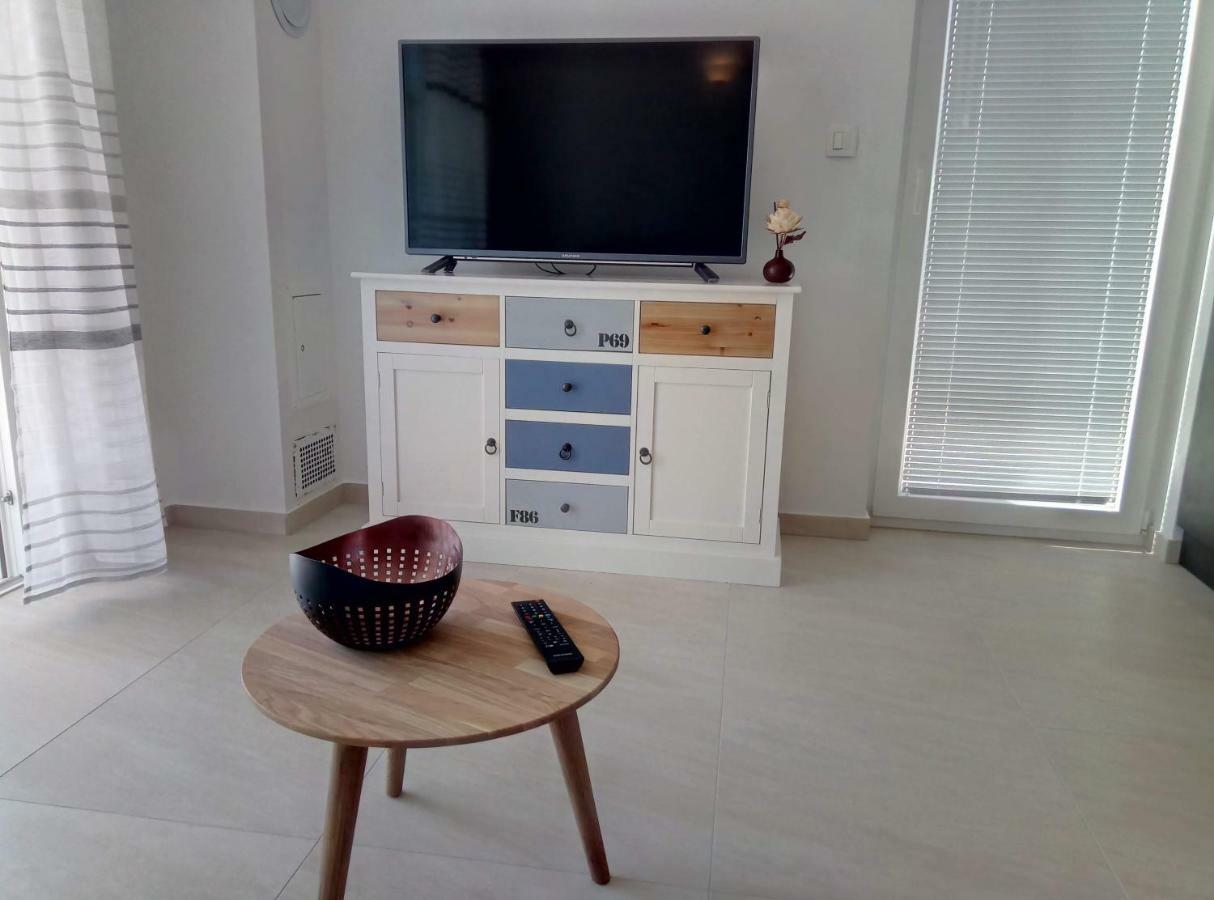 Lorena Cres Buitenkant foto