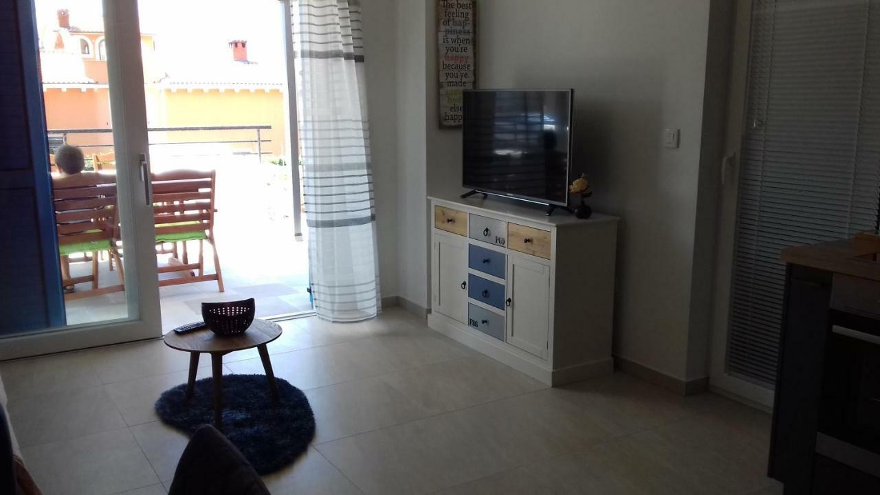 Lorena Cres Buitenkant foto